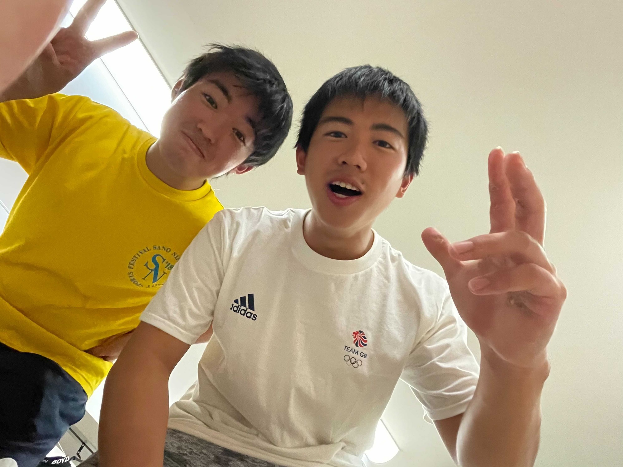 B58ADDAC-9537-4FEC-82C2-26697DD53404